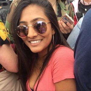 Meet your Posher, Sonali